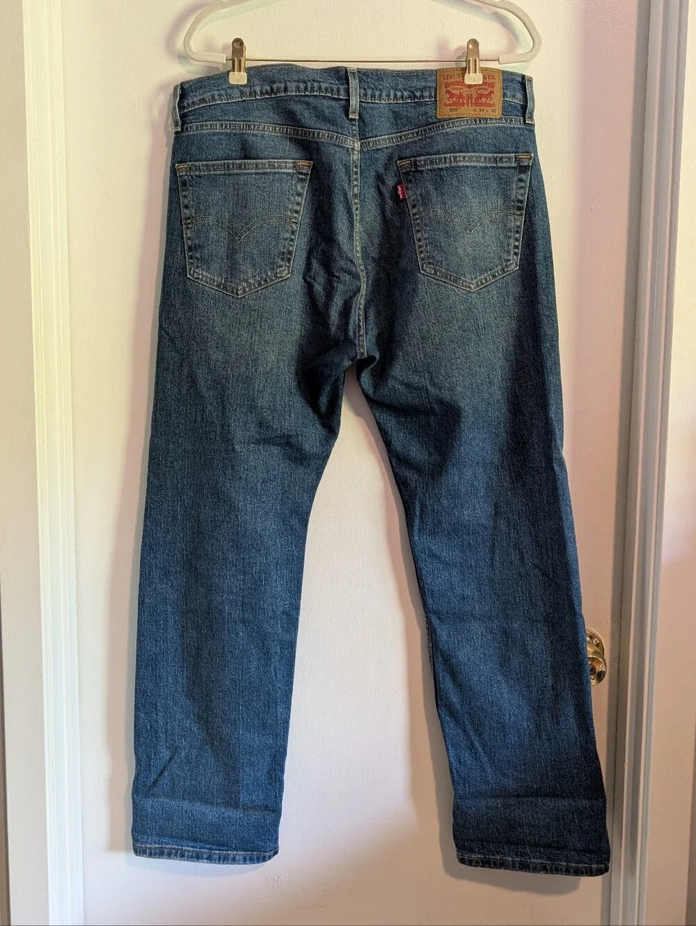 Levis 505 Jeans Mens 34x30 Blue Medium Wash Regular Straight Denim Pants Casual
